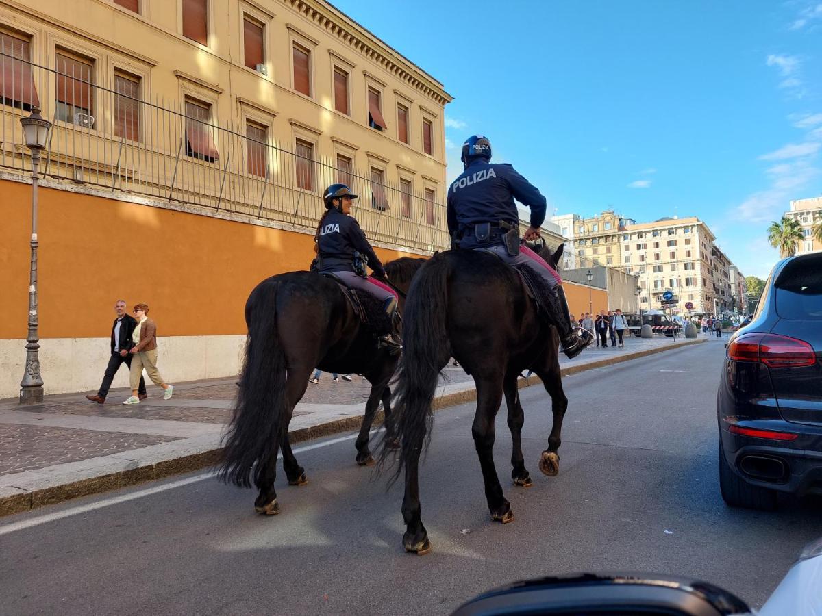 Spanish Steps Bedroom Rome Bagian luar foto